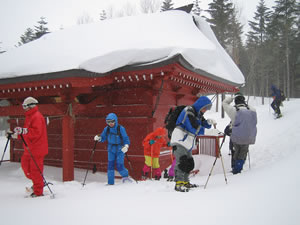 丸沼高原周遊スノーシューハイキングと温泉