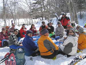 日光戦場ヶ原スノーシューハイキングと温泉
